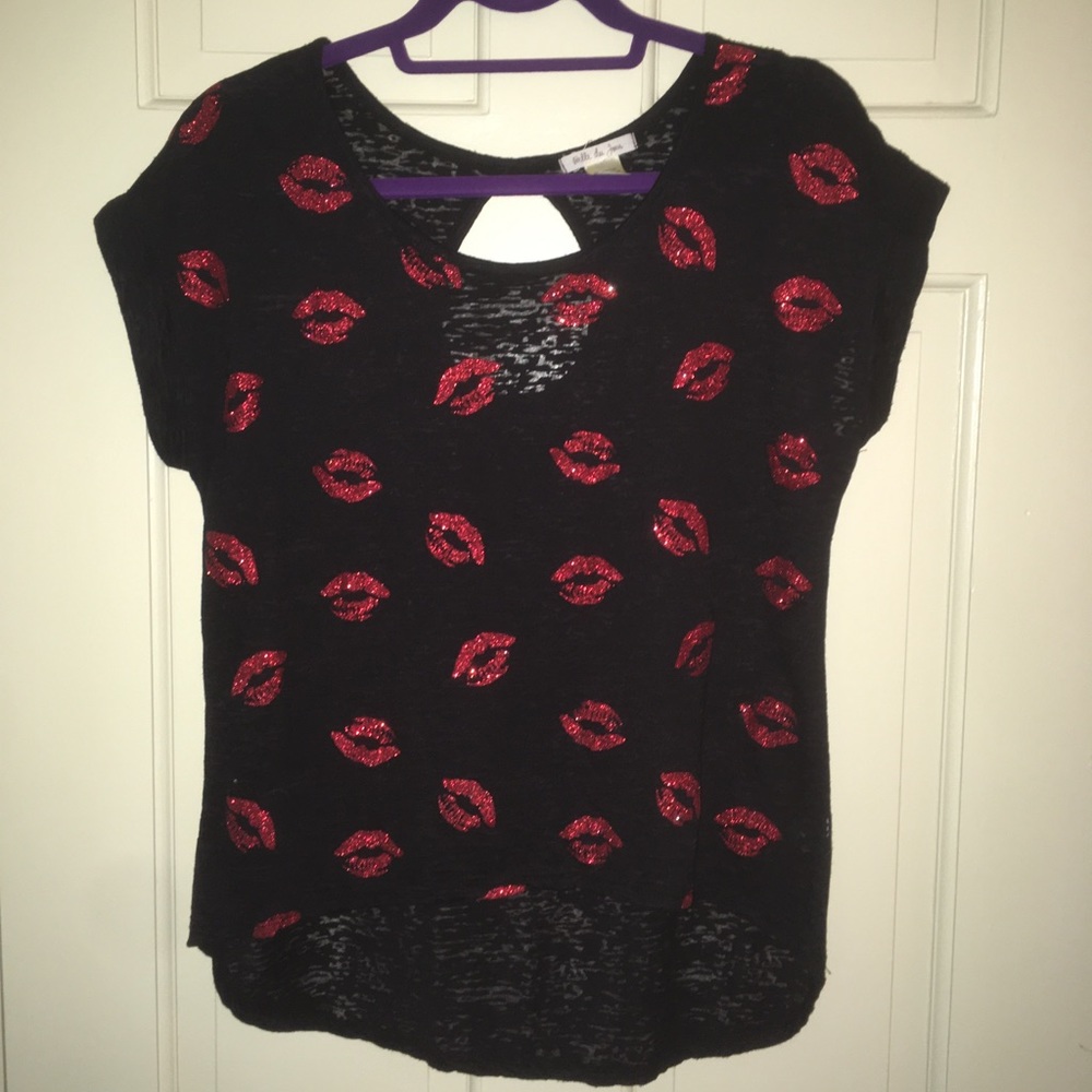 Belle Du Jour Kisses Top with Hoop In Back💋